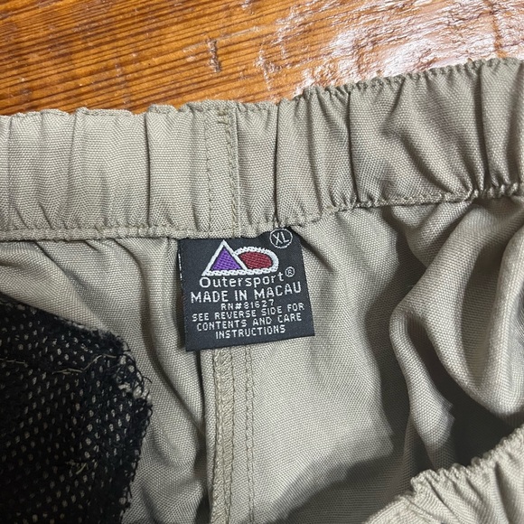 NWT Outersport Cargo Shorts, Size XL - Picture 11 of 12